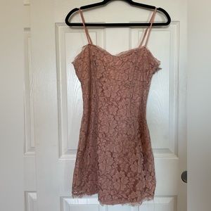 Lace mini dress 👗